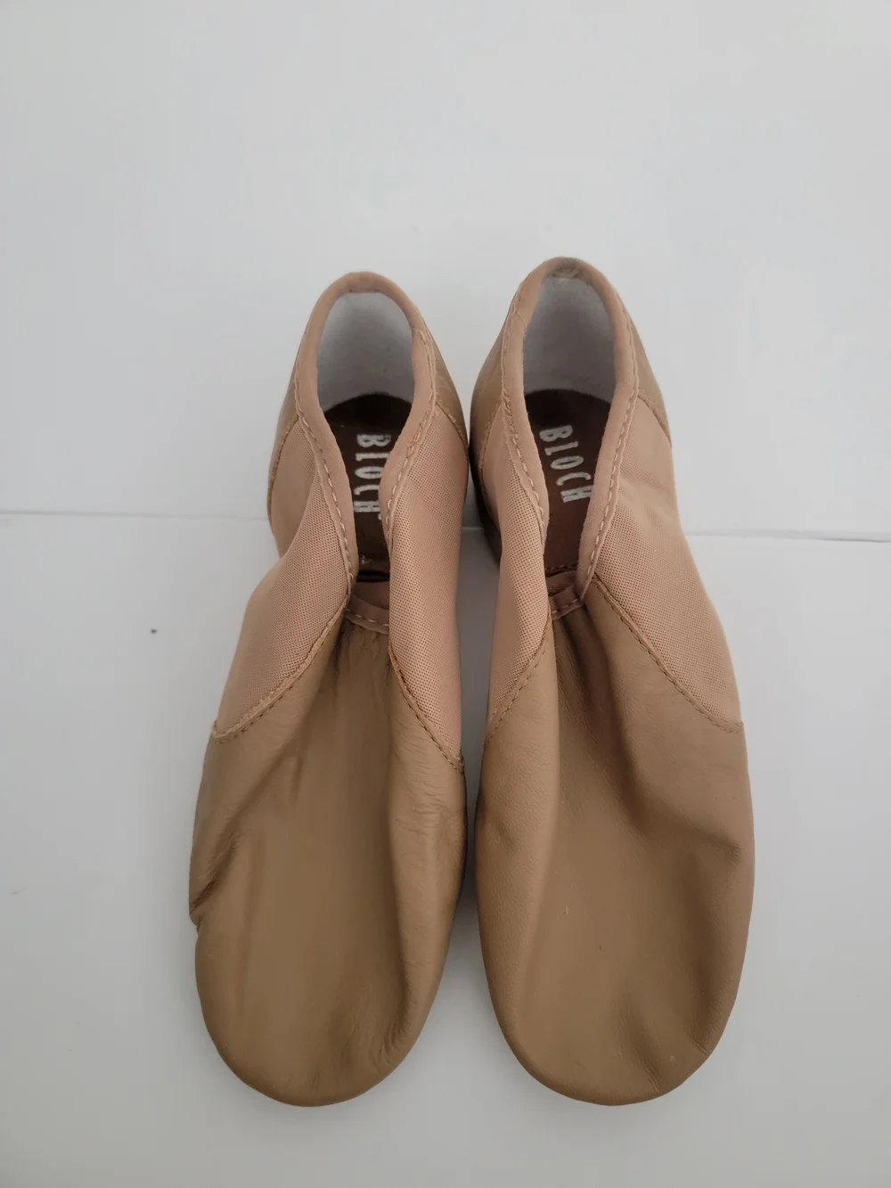 Bloch brand beige girls jazz shoes